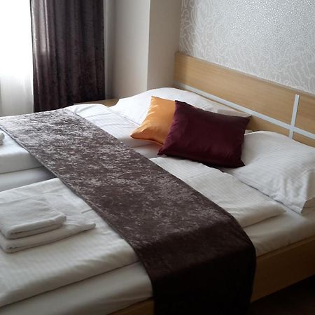 Hotel Imos Břeclav Eksteriør billede