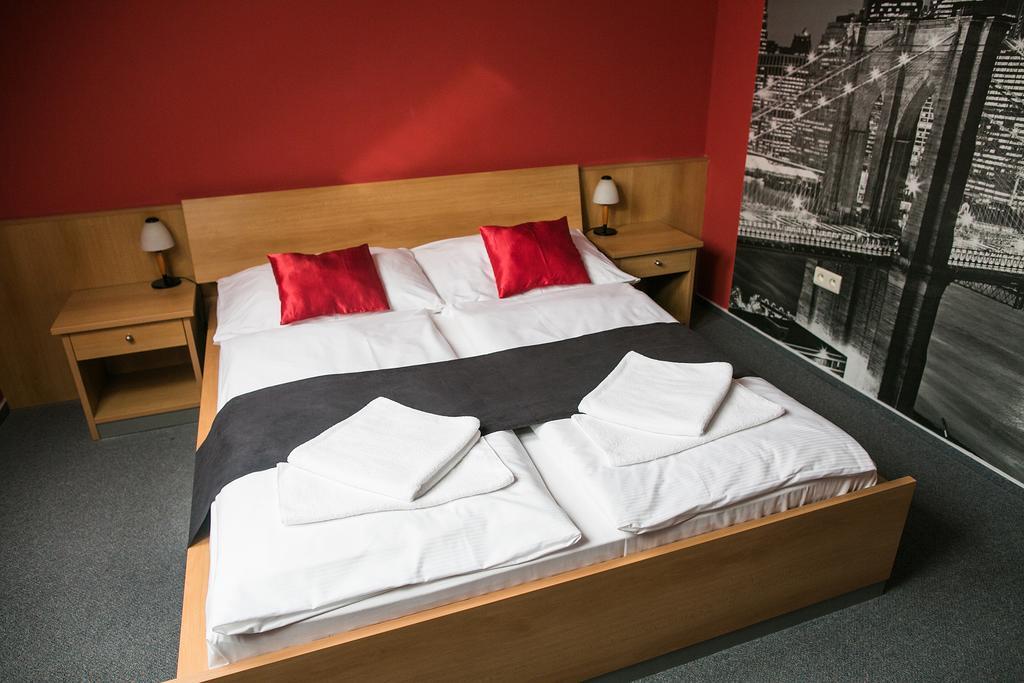 Hotel Imos Břeclav Eksteriør billede